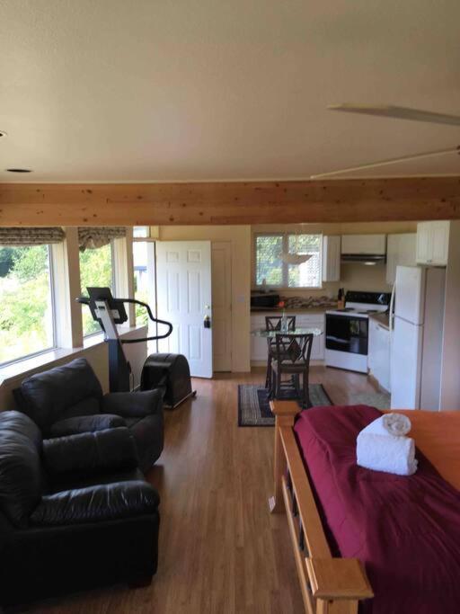 Kelli Creek Cottage - Reduced Price On Tours Juneau Habitación foto