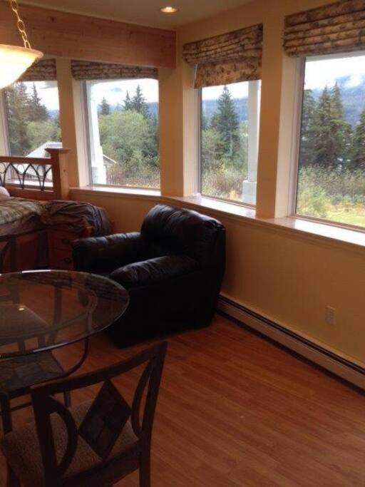 Kelli Creek Cottage - Reduced Price On Tours Juneau Habitación foto